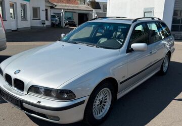 BMW 528 221.000 km 4.990 &euro; Minden 32425