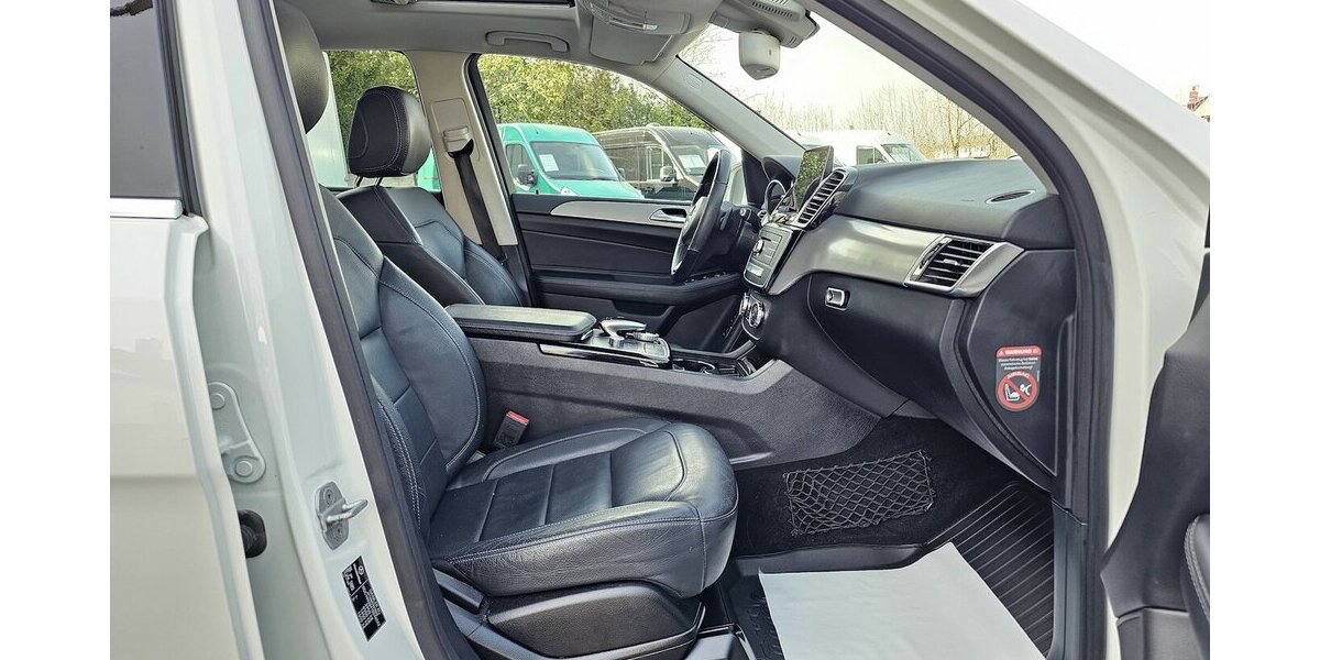 Mercedes-Benz GLE 350 d 4Matic LEDER NAVI AHK LED AUS 2.HAND 139.991 km 32.990 &euro; Löhne 32584