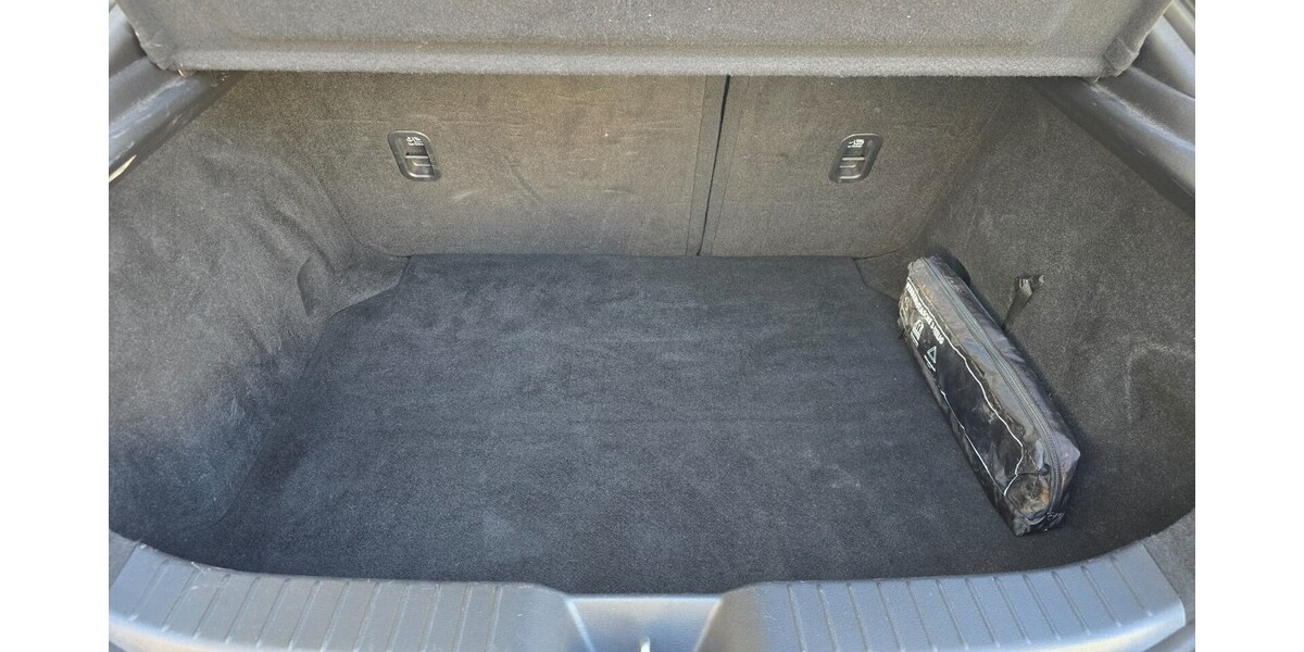 Mazda 3 94.000 km 15.000 &euro; Hessisch Oldendorf 31840