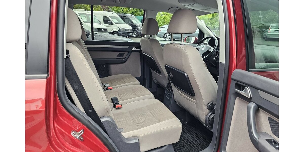 VW Touran 1.4 TSI Highline NAVI Bi-XENON PDC AHK 195.880 km 4.990 &euro; Löhne 32584