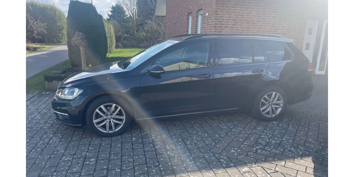 VW Golf 272.500 km 8.500 &euro; Porta Westfalica 32457