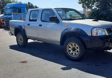 Nissan PickUp 295.931 km 4.599 &euro; Lübbecke 32312