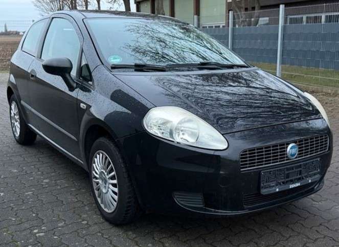 Fiat Grande Punto 155.000 km 750 &euro; Innenstadt (Minden) 32423