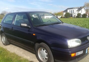 VW Golf 137.000 km 1.900 &euro; Löhne 32584