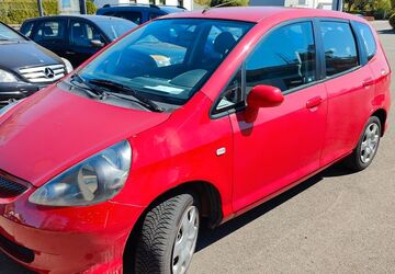 Honda Jazz 184.000 km 2.690 &euro; Minden 32425