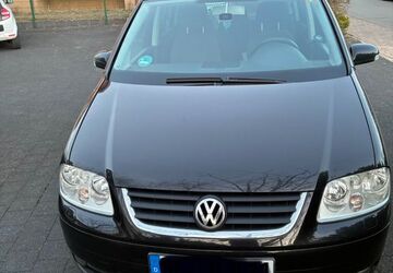 VW Touran 322.200 km 1.200 &euro; Herford 32049
