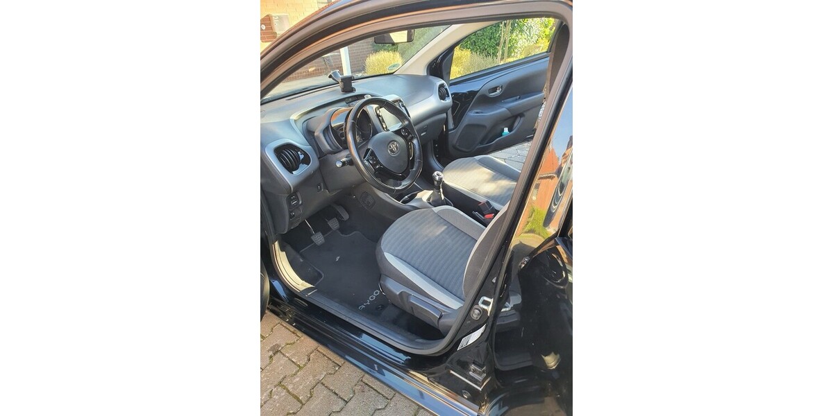 Toyota Aygo 49.600 km 9.950 &euro; Stadthagen 31655