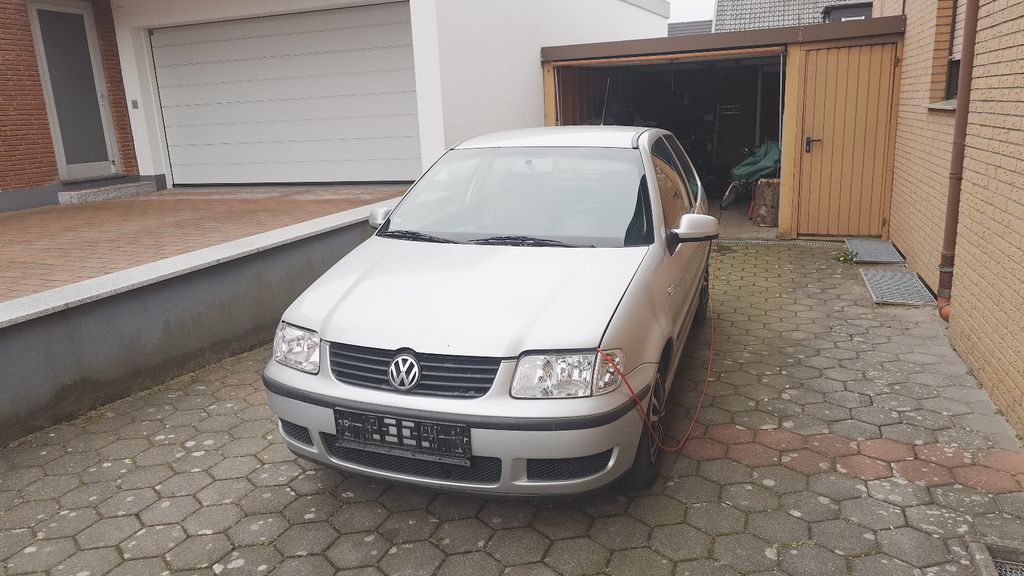 VW Polo 268.355 km 520 &euro; Herford 32052
