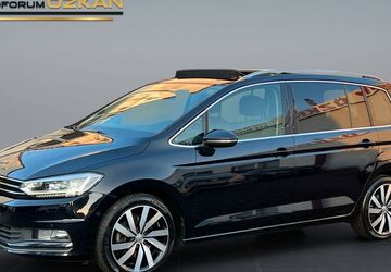 VW Touran 141.027 km 17.499 &euro; Löhne 32584