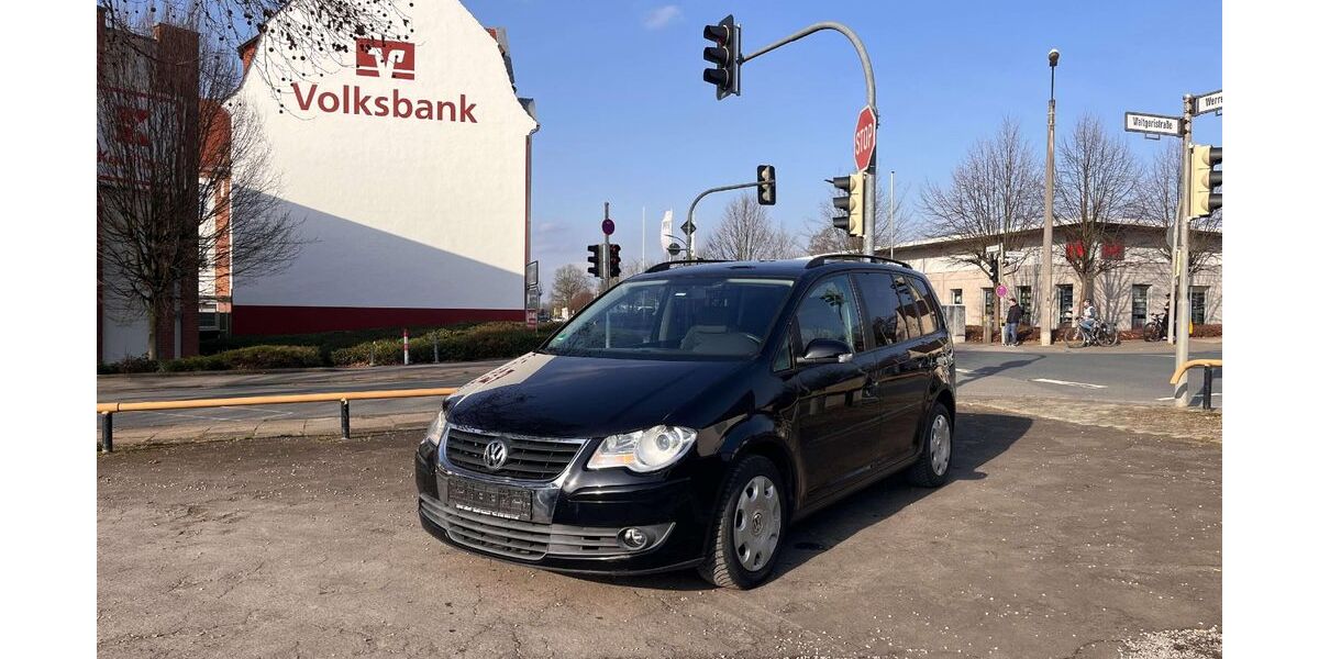 VW Touran 190.600 km 5.590 &euro; Herford 32049