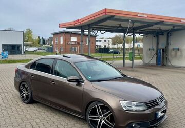 VW Jetta 205.192 km 6.599 &euro; Lemgo 32657