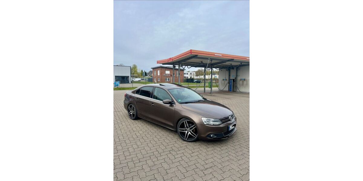 VW Jetta 205.192 km 6.599 &euro; Lemgo 32657