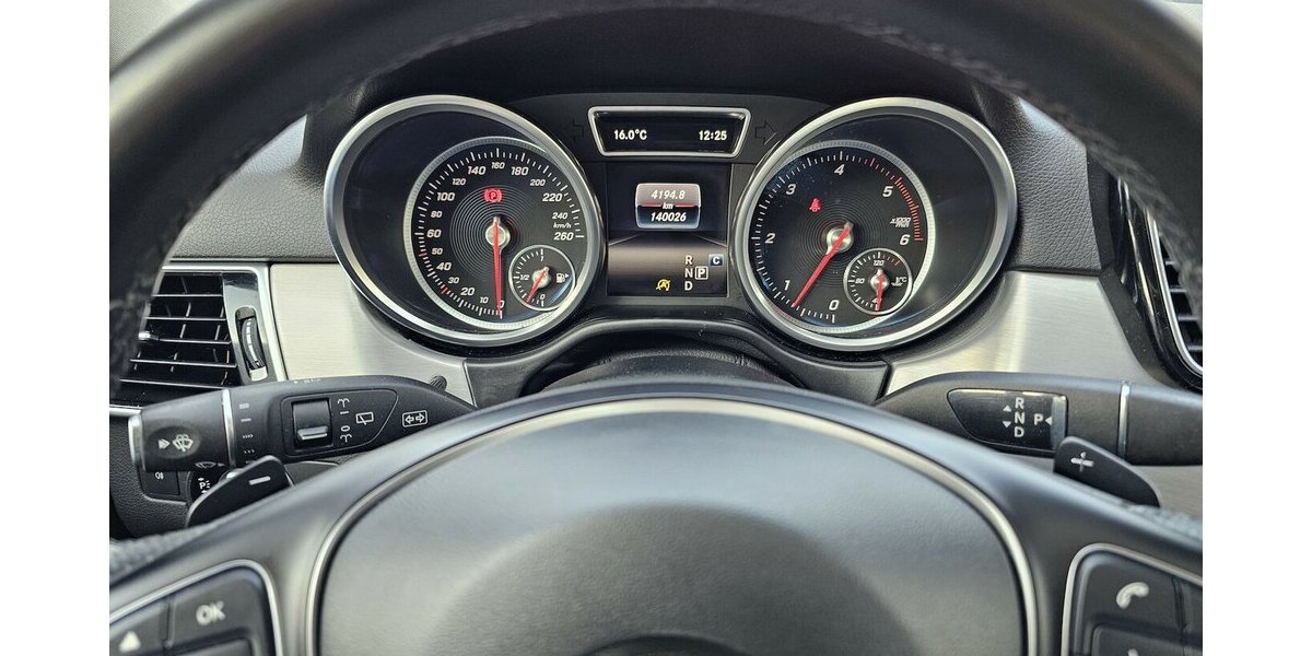 Mercedes-Benz GLE 350 d 4Matic LEDER NAVI AHK LED AUS 2.HAND 139.991 km 32.990 &euro; Löhne 32584