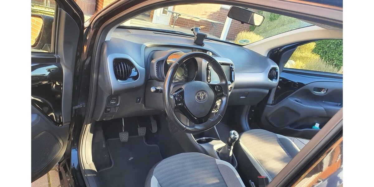 Toyota Aygo 49.600 km 9.950 &euro; Stadthagen 31655