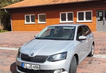 Skoda Fabia 99.300 km 8.800 &euro; Beckedorf 31699