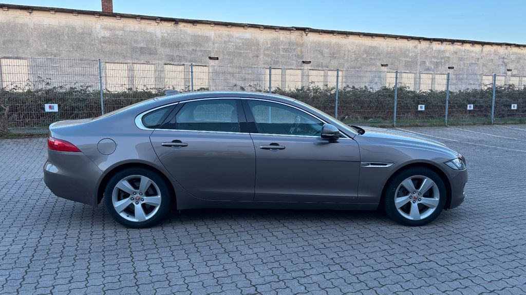 Jaguar XF 68.800 km 16.500 &euro; Porta Westfalica 32457