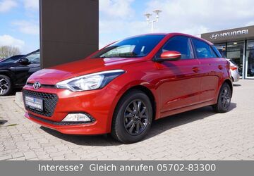 Hyundai i20 82.191 km 9.490 &euro; Petershagen / Lahde 32469