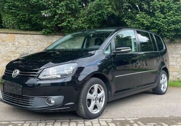 VW Touran 97.200 km 12.900 &euro; Bückeburg 31675