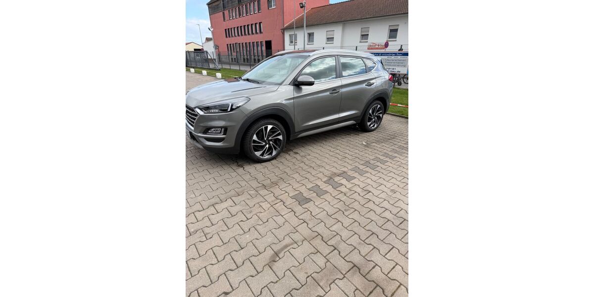 Hyundai TUCSON 64.590 km 19.500 &euro; Bünde 32257