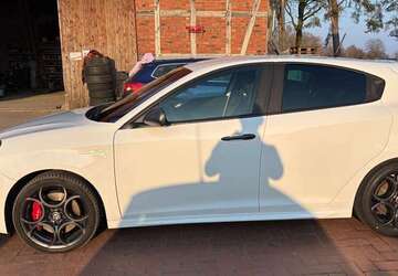 Alfa Romeo Giulietta 173.000 km 12.500 &euro; Espelkamp, Stadt 32339