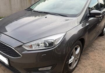 Ford Focus 136.000 km 5.950 &euro; Löhne 32584