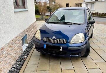 Toyota Yaris 270.000 km 2.200 &euro; Bad Salzuflen 32107