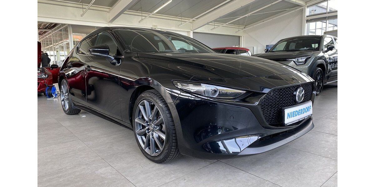 Mazda 3 12.500 km 23.600 &euro; Rinteln 31737