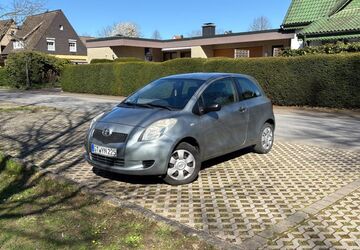 Toyota Yaris 198.739 km 2.500 &euro; Enger 33824