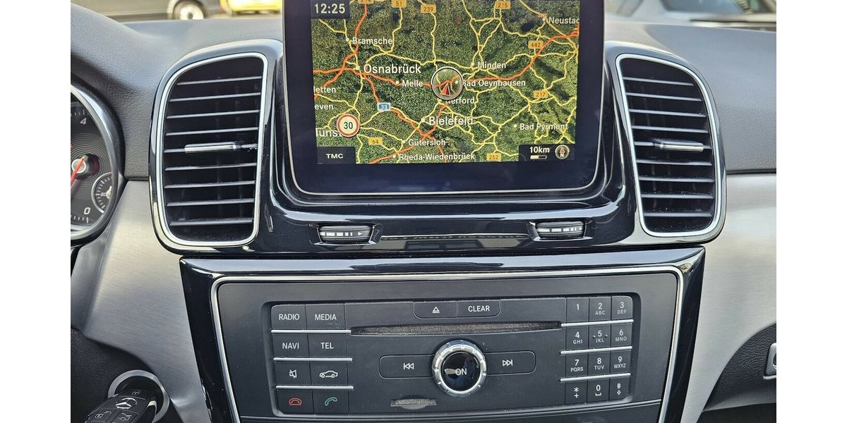 Mercedes-Benz GLE 350 d 4Matic LEDER NAVI AHK LED AUS 2.HAND 139.991 km 32.990 &euro; Löhne 32584