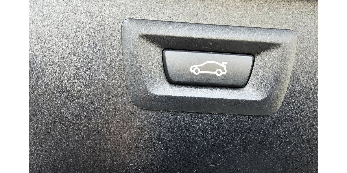 BMW 530d M Sportpaket NAVI Prof. LEDER PANO. H&K 153.650 km 23.990 &euro; Löhne 32584