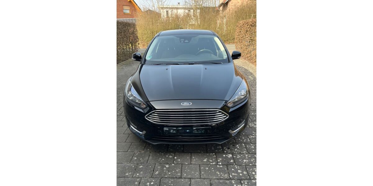 Ford Focus 124.500 km 9.450 &euro; Kirchlengern 32278