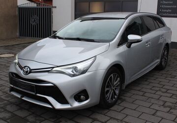 Toyota Avensis 118.000 km 12.990 &euro; Obernkirchen/Vehlen (B65) 31683