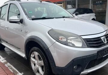 Dacia Sandero 102.000 km 4.200 &euro; Minden 32423