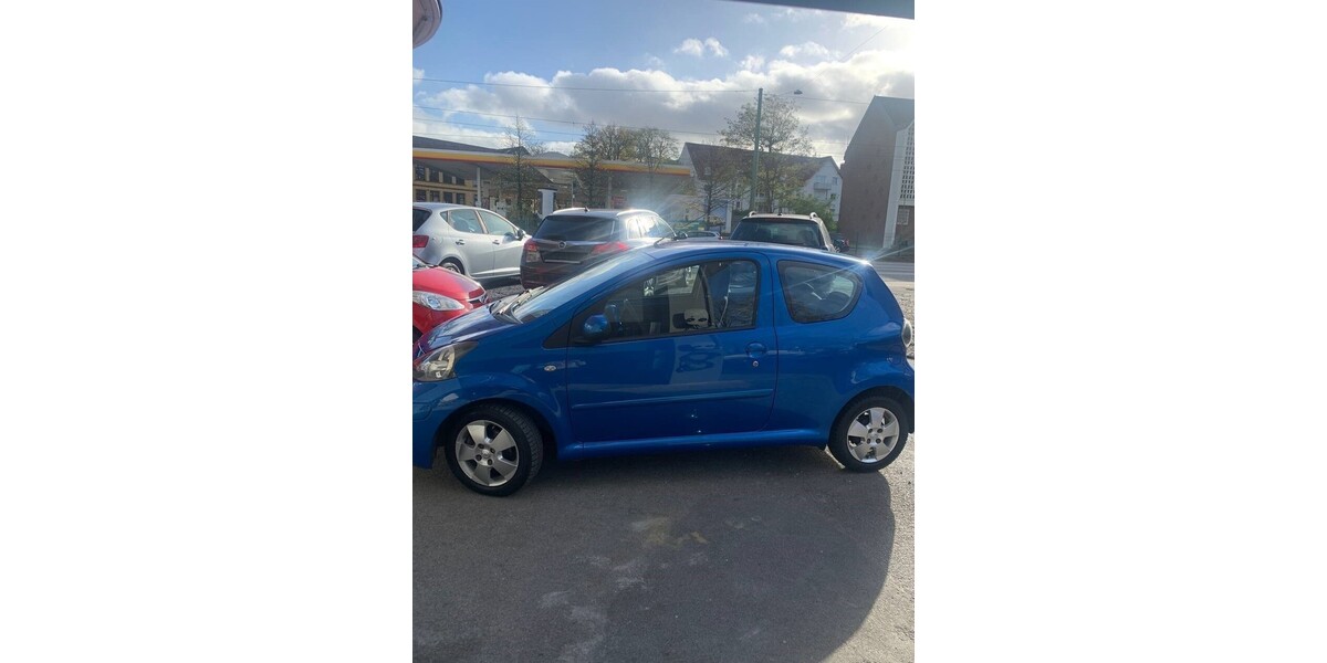 Toyota Aygo 131.000 km 4.650 &euro; Löhne 32584