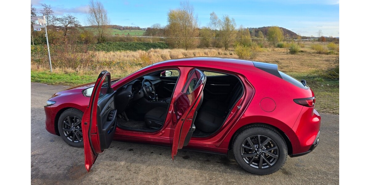 Mazda 3 94.000 km 15.000 &euro; Hessisch Oldendorf 31840