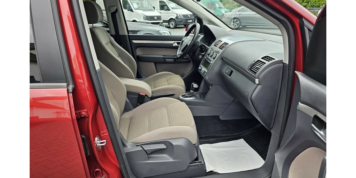 VW Touran 1.4 TSI Highline NAVI Bi-XENON PDC AHK 195.880 km 4.990 &euro; Löhne 32584