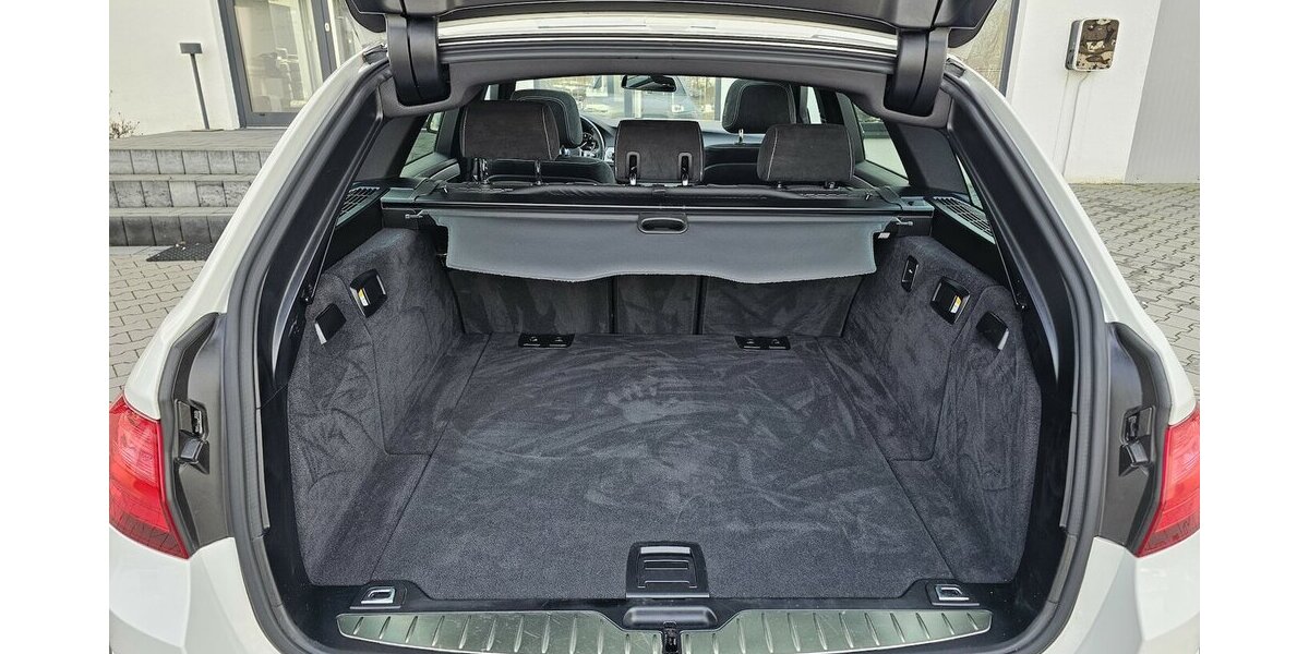 BMW 530d M Sportpaket NAVI Prof. LEDER PANO. H&K 153.650 km 23.990 &euro; Löhne 32584