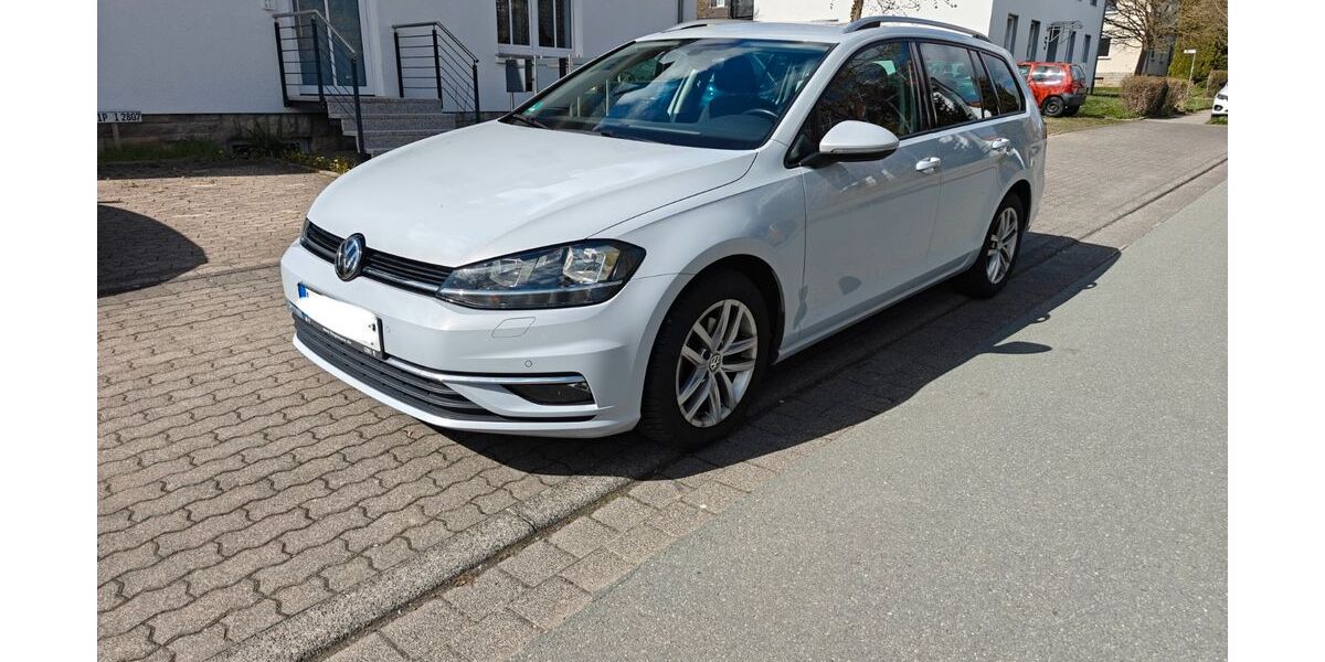 VW Golf 131.000 km 13.499 &euro; Lemgo 32657