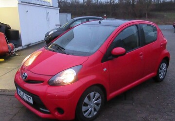 Toyota Aygo 28.600 km 5.900 &euro; Minden 32423