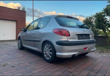 Peugeot 206 166.000 km 1.800 &euro; Minden 32423