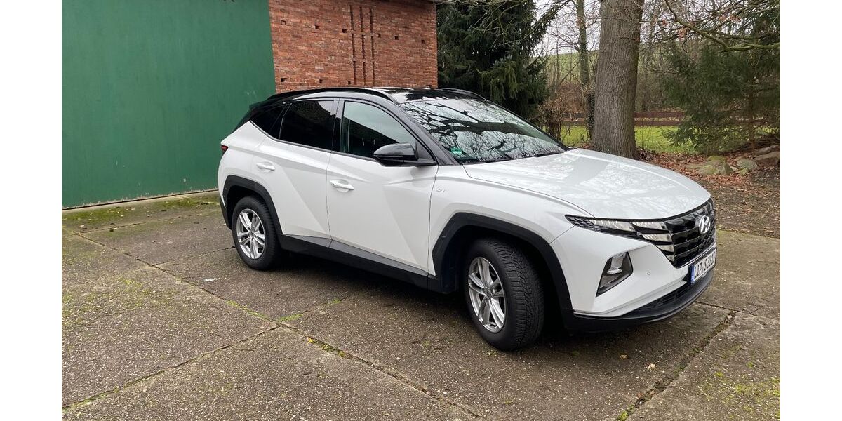 Hyundai TUCSON 20.000 km 24.900 &euro; Dörentrup 32694