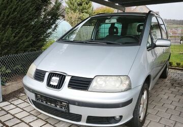 Seat Alhambra 302.400 km 2.200 &euro; Extertal 32699