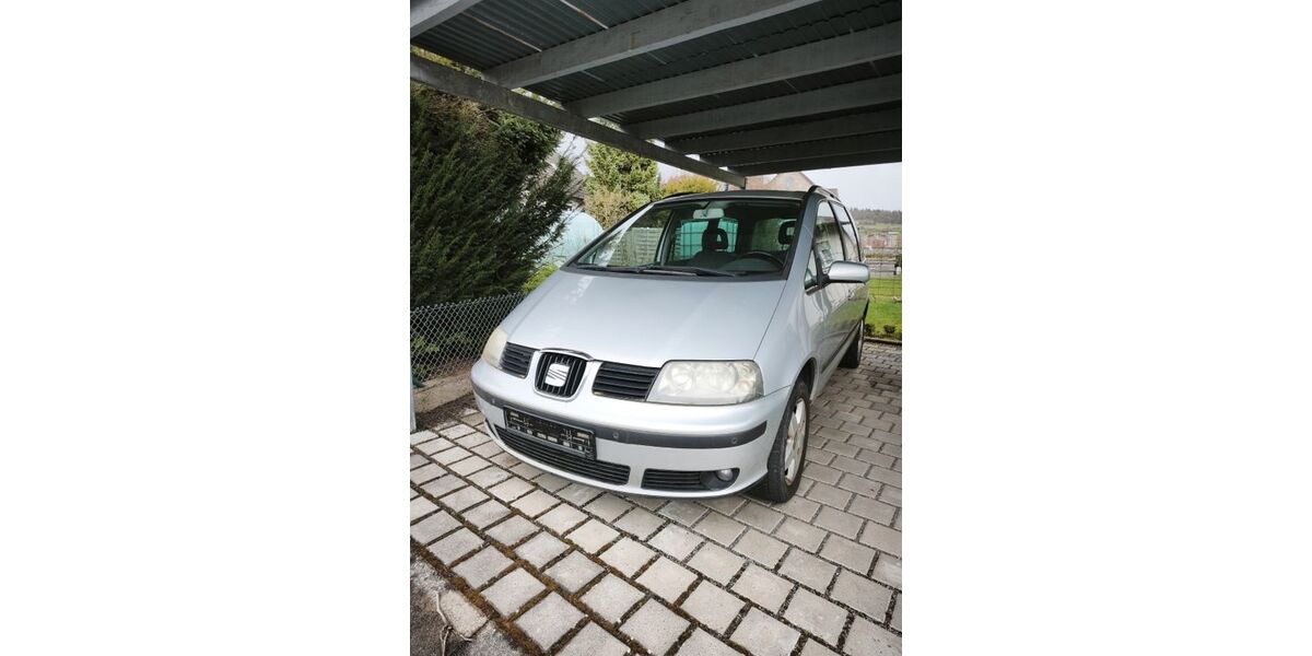 Seat Alhambra 302.400 km 2.200 &euro; Extertal 32699