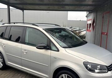 VW Touran 136.427 km 8.599 &euro; Enger 32130