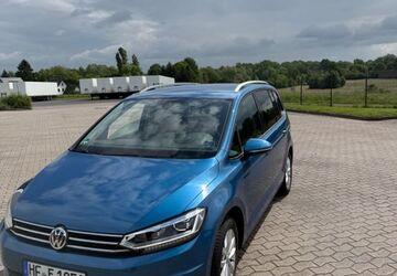 VW Touran 101.000 km 16.700 &euro; Löhne 32584