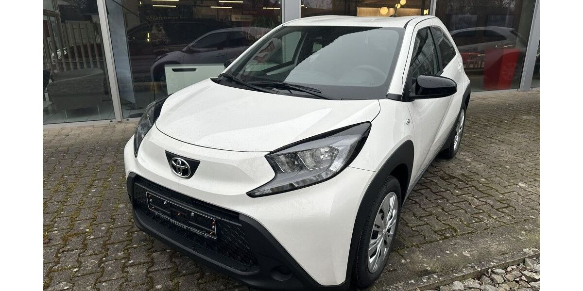 Toyota Aygo (X) 3.900 km 15.950 &euro; Stadthagen 31655