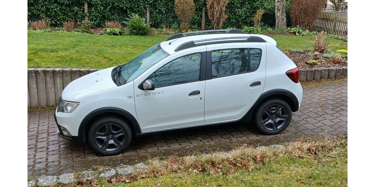 Dacia Sandero 108.000 km 7.000 &euro; Hessisch Oldendorf 31840