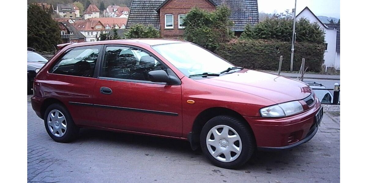 Mazda 323 114.000 km 2.480 &euro; Rinteln 31737