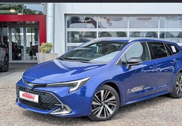 Toyota Corolla 7.500 km 32.490 &euro; Warmsen 31606