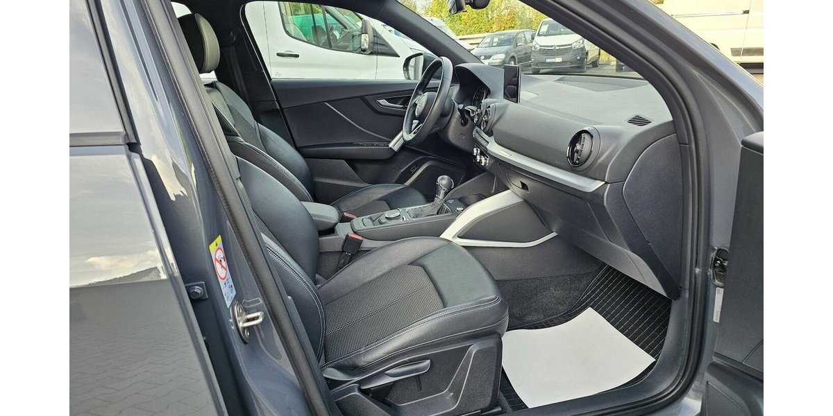 Audi Q2 1.4 TFSI S-Line Sport/ Plus LED NAVI 1.HAND 53.900 km 19.990 &euro; Löhne 32584